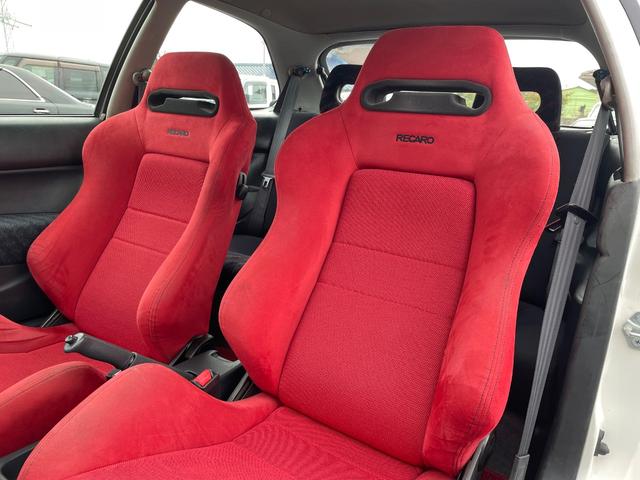 シビック タイプＲ　５速ＭＴ　ＶＴＥＣエンジン　カロッツェリアナビ　ＥＴＣ　ＲＥＣＡＲＯセミバケットシート　ＥＮＤＬＥＳＳ車高調　　社外ＬＳＤ　ＳＰＯＯＮマフラー　社外エキマニ　純正１５インチアルミホイール（13枚目）