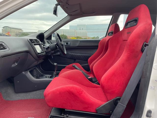 シビック タイプＲ　５速ＭＴ　ＶＴＥＣエンジン　カロッツェリアナビ　ＥＴＣ　ＲＥＣＡＲＯセミバケットシート　ＥＮＤＬＥＳＳ車高調　　社外ＬＳＤ　ＳＰＯＯＮマフラー　社外エキマニ　純正１５インチアルミホイール（15枚目）