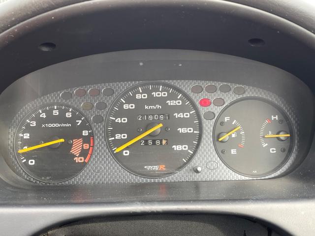 シビック タイプＲ　５速ＭＴ　ＶＴＥＣエンジン　カロッツェリアナビ　ＥＴＣ　ＲＥＣＡＲＯセミバケットシート　ＥＮＤＬＥＳＳ車高調　　社外ＬＳＤ　ＳＰＯＯＮマフラー　社外エキマニ　純正１５インチアルミホイール（30枚目）
