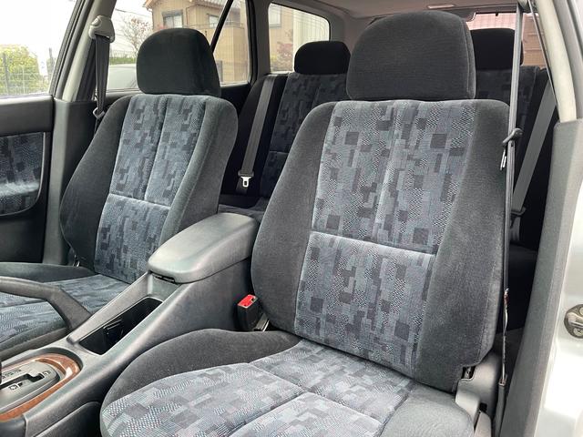 レグナム ＶＲ－４タイプＳ　Ｖ６ツインターボ　４ＷＤ　純正オーディオ　ＥＴＣ　電動格納ミラー　パワーウィンドウ　サンルーフ　ルーフレール　純正タワーバー　フロントフォグ　純正マフラー　純正１６インチアルミホイール（13枚目）