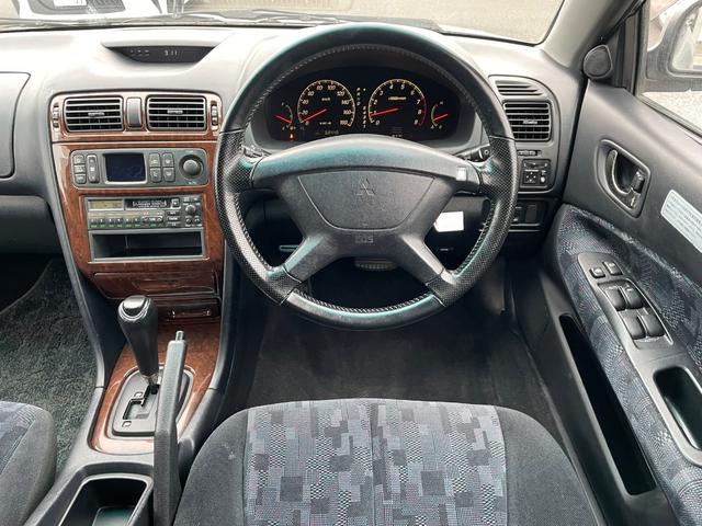 レグナム ＶＲ－４タイプＳ　Ｖ６ツインターボ　４ＷＤ　純正オーディオ　ＥＴＣ　電動格納ミラー　パワーウィンドウ　サンルーフ　ルーフレール　純正タワーバー　フロントフォグ　純正マフラー　純正１６インチアルミホイール（35枚目）