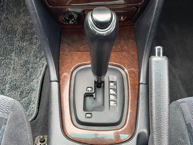 レグナム ＶＲ－４タイプＳ　Ｖ６ツインターボ　４ＷＤ　純正オーディオ　ＥＴＣ　電動格納ミラー　パワーウィンドウ　サンルーフ　ルーフレール　純正タワーバー　フロントフォグ　純正マフラー　純正１６インチアルミホイール（43枚目）