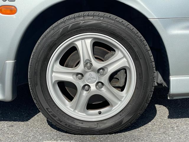 レグナム ＶＲ－４タイプＳ　Ｖ６ツインターボ　４ＷＤ　純正オーディオ　ＥＴＣ　電動格納ミラー　パワーウィンドウ　サンルーフ　ルーフレール　純正タワーバー　フロントフォグ　純正マフラー　純正１６インチアルミホイール（60枚目）