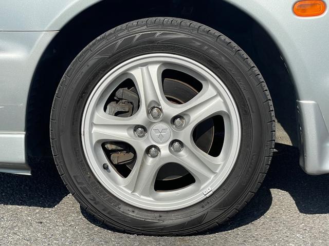 レグナム ＶＲ－４タイプＳ　Ｖ６ツインターボ　４ＷＤ　純正オーディオ　ＥＴＣ　電動格納ミラー　パワーウィンドウ　サンルーフ　ルーフレール　純正タワーバー　フロントフォグ　純正マフラー　純正１６インチアルミホイール（61枚目）