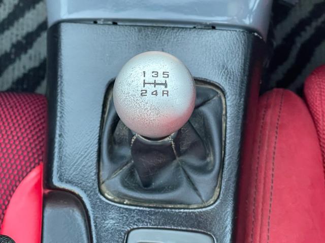 ビート ベースグレード 5速MT カロッツェリアナビ CD DVD ETC カロッツェリアスピーカー 運転席RECAROセミバケットシート 社外ステアリング 社外車高調 レーシングスパルコ13インチアルミホイール(35枚目)