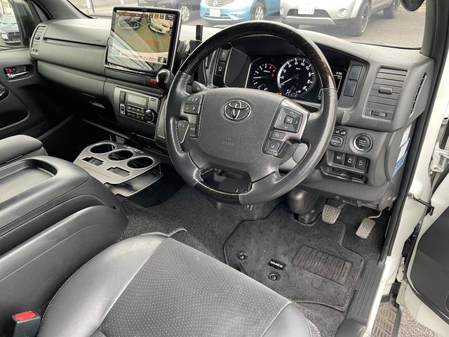 ハイエースバン スーパーＧＬ　ダークプライムＩＩ　ワンオーナー　アルパインナビ　ＤＴＶ　ＥＴＣ　デジタルインナーミラー　両側パワースライドドア　社外バンパー（Ｆ・Ｒ）　オーバーフェンダー　ＵＩｖｅｈｉｃｌｅショック　ＥＳＳＥＸ１８インチアルミホイール（4枚目）