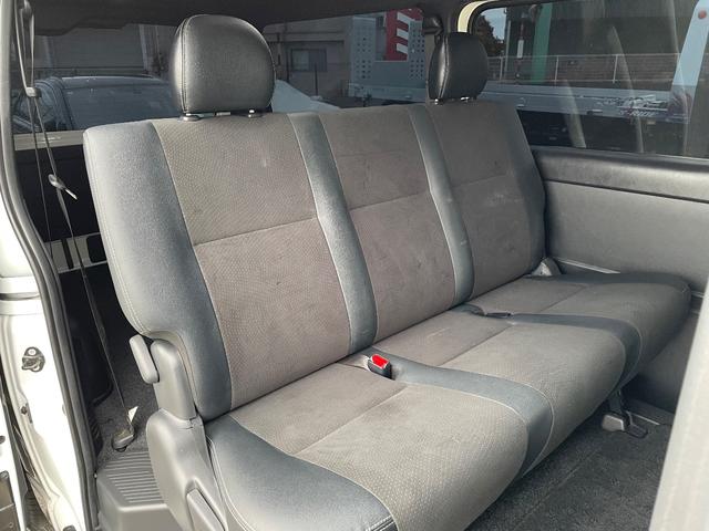 ハイエースバン スーパーＧＬ　ダークプライムＩＩ　ワンオーナー　アルパインナビ　ＤＴＶ　ＥＴＣ　デジタルインナーミラー　両側パワースライドドア　社外バンパー（Ｆ・Ｒ）　オーバーフェンダー　ＵＩｖｅｈｉｃｌｅショック　ＥＳＳＥＸ１８インチアルミホイール（24枚目）