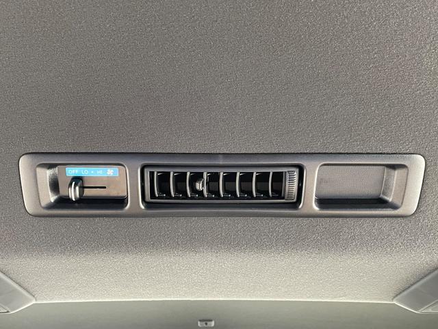 ハイエースバン スーパーＧＬ　ダークプライムＩＩ　ワンオーナー　アルパインナビ　ＤＴＶ　ＥＴＣ　デジタルインナーミラー　両側パワースライドドア　社外バンパー（Ｆ・Ｒ）　オーバーフェンダー　ＵＩｖｅｈｉｃｌｅショック　ＥＳＳＥＸ１８インチアルミホイール（53枚目）