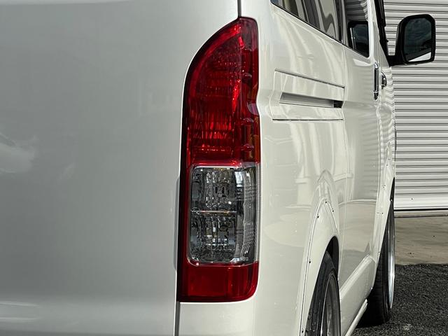 ハイエースバン スーパーＧＬ　ダークプライムＩＩ　ワンオーナー　アルパインナビ　ＤＴＶ　ＥＴＣ　デジタルインナーミラー　両側パワースライドドア　社外バンパー（Ｆ・Ｒ）　オーバーフェンダー　ＵＩｖｅｈｉｃｌｅショック　ＥＳＳＥＸ１８インチアルミホイール（58枚目）