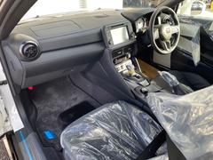 ��������ǣ������̥��󥿡�Ź�ϥ��ݡ��ĥ������濴�Ȥ����ϥ�������ƥ����ʼ�ξ����·���Ƥ��ꡢ�񻺥ǥ����顼�˶�̳���Ƥ��������Τ����Ҥ���ǧ�����������ʻ�ߤ��Ƥ���ޤ��� 6