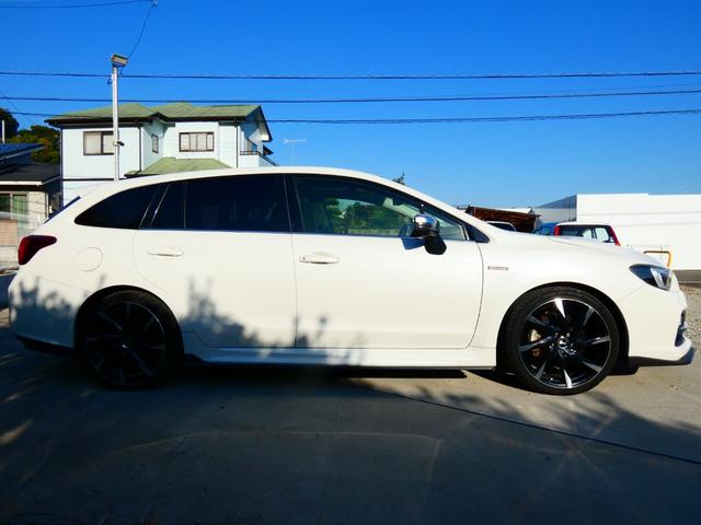 レヴォーグ ２．０ＧＴ－Ｓアイサイト　サンルーフ　ＳＴＩフルエアロ　革シート　３００馬力　アイサイト　純正ナビ　バックカメラ　フルセグＴＶ　Ｂｌｕｅｔｏｏｔｈ　ＥＴＣ　ドラレコ　クルコン　パドルシフト　シートヒーター　内外装仕上げ済！（14枚目）