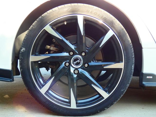 レヴォーグ ２．０ＧＴ－Ｓアイサイト　サンルーフ　ＳＴＩフルエアロ　革シート　３００馬力　アイサイト　純正ナビ　バックカメラ　フルセグＴＶ　Ｂｌｕｅｔｏｏｔｈ　ＥＴＣ　ドラレコ　クルコン　パドルシフト　シートヒーター　内外装仕上げ済！（17枚目）