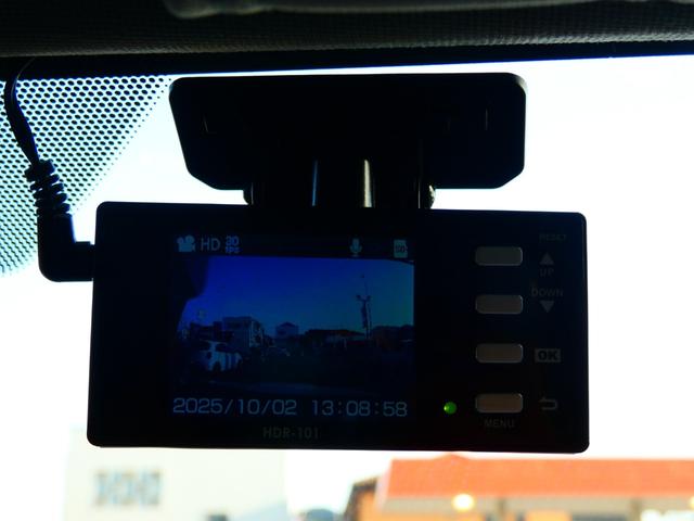 レヴォーグ ２．０ＧＴ－Ｓアイサイト　サンルーフ　ＳＴＩフルエアロ　革シート　３００馬力　アイサイト　純正ナビ　バックカメラ　フルセグＴＶ　Ｂｌｕｅｔｏｏｔｈ　ＥＴＣ　ドラレコ　クルコン　パドルシフト　シートヒーター　内外装仕上げ済！（42枚目）