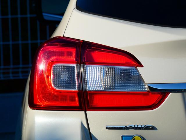 レヴォーグ ２．０ＧＴ－Ｓアイサイト　サンルーフ　ＳＴＩフルエアロ　革シート　３００馬力　アイサイト　純正ナビ　バックカメラ　フルセグＴＶ　Ｂｌｕｅｔｏｏｔｈ　ＥＴＣ　ドラレコ　クルコン　パドルシフト　シートヒーター　内外装仕上げ済！（50枚目）