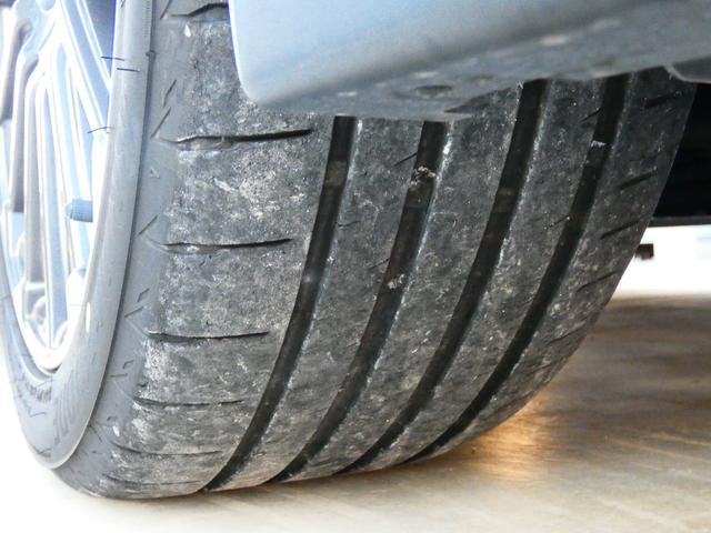 レヴォーグ ２．０ＳＴＩスポーツアイサイト　後期　ＳＴＩフルエアロ　革シート　３００馬力　純正ナビ　バックカメラ　フルセグＴＶ　ＥＴＣ　パドルシフト　クルコン　ＢＳＭ　シートヒーター　パワーシート　内外装仕上げ済　機関系ＯＫ　お勧めマシーン（19枚目）