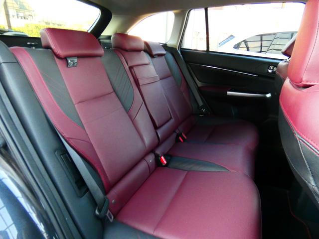 レヴォーグ ２．０ＳＴＩスポーツアイサイト　後期　ＳＴＩフルエアロ　革シート　３００馬力　純正ナビ　バックカメラ　フルセグＴＶ　ＥＴＣ　パドルシフト　クルコン　ＢＳＭ　シートヒーター　パワーシート　内外装仕上げ済　機関系ＯＫ　お勧めマシーン（60枚目）