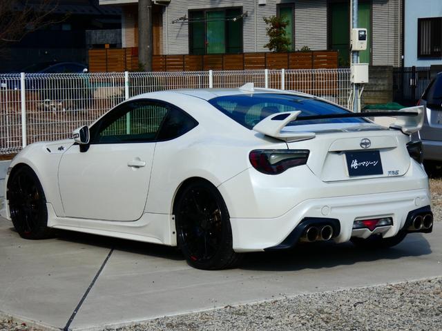 ８６ ＧＴ　社外フルストレートマフラー　ＣＵＳＣＯ車高調　ＴＲＤエアロ　ＲＡＹＳ１９インチＡＷ　ＢＬＩＴＺ３連メーター　社外ヘッド・テール　リアウイング　純正ナビ　フルセグＴＶ　バックカメラ　パドルシフト　バリ物（12枚目）