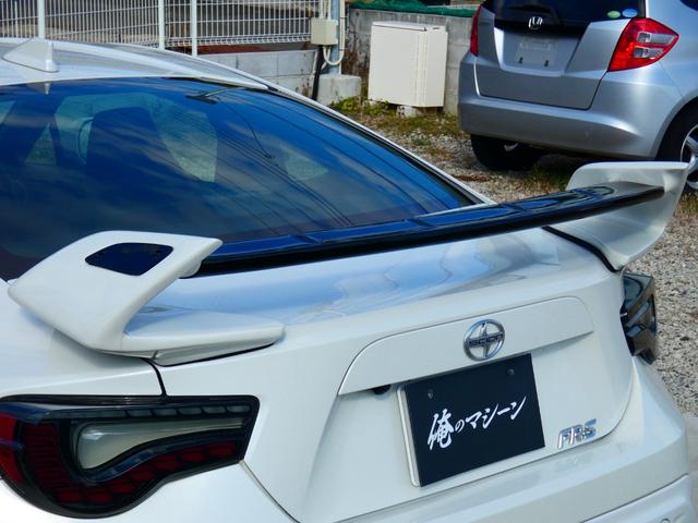 ８６ ＧＴ　社外フルストレートマフラー　ＣＵＳＣＯ車高調　ＴＲＤエアロ　ＲＡＹＳ１９インチＡＷ　ＢＬＩＴＺ３連メーター　社外ヘッド・テール　リアウイング　純正ナビ　フルセグＴＶ　バックカメラ　パドルシフト　バリ物（15枚目）