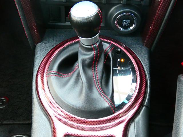 ８６ ＧＴ　社外フルストレートマフラー　ＣＵＳＣＯ車高調　ＴＲＤエアロ　ＲＡＹＳ１９インチＡＷ　ＢＬＩＴＺ３連メーター　社外ヘッド・テール　リアウイング　純正ナビ　フルセグＴＶ　バックカメラ　パドルシフト　バリ物（34枚目）