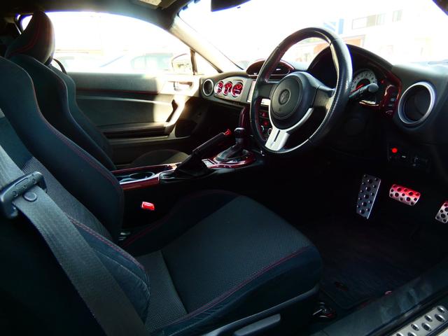 ８６ ＧＴ　社外フルストレートマフラー　ＣＵＳＣＯ車高調　ＴＲＤエアロ　ＲＡＹＳ１９インチＡＷ　ＢＬＩＴＺ３連メーター　社外ヘッド・テール　リアウイング　純正ナビ　フルセグＴＶ　バックカメラ　パドルシフト　バリ物（51枚目）
