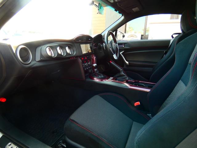 ８６ ＧＴ　社外フルストレートマフラー　ＣＵＳＣＯ車高調　ＴＲＤエアロ　ＲＡＹＳ１９インチＡＷ　ＢＬＩＴＺ３連メーター　社外ヘッド・テール　リアウイング　純正ナビ　フルセグＴＶ　バックカメラ　パドルシフト　バリ物（53枚目）