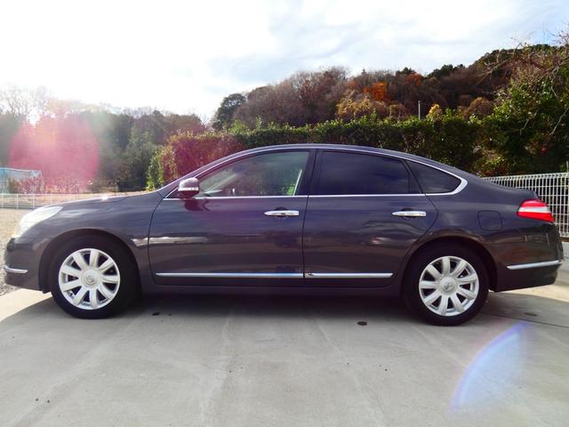 ティアナ ２５０ＸＶ　純正ＨＤＤナビ　バックカメラ　フルセグＴＶ　ＥＴＣ　Ｂｌｕｅｔｏｏｔｈ　パワーシート　ウッドコンビハンドル　ステアリングリモコン　オットマン　内外装仕上げ済　機関系ＯＫ　オンライン商談対応自社買取（15枚目）