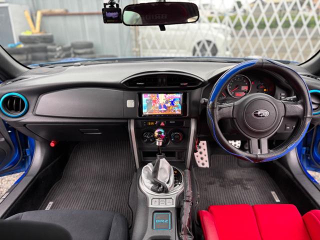 ＢＲＺ Ｒ　ナビ　ＴＶ　Ｂｌｕｅｔｏｏｔｈ　フルバケ　ＥＴＣ　社外アルミ　キーレス（10枚目）