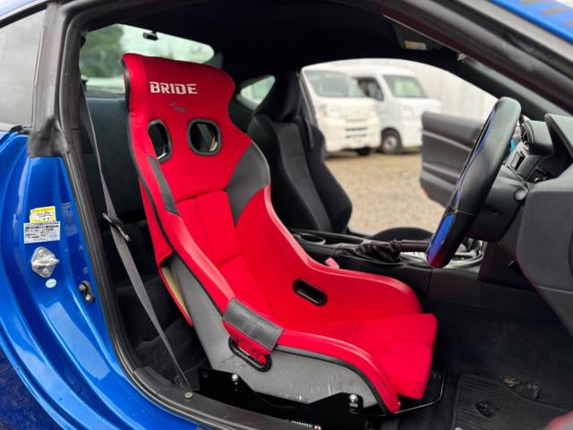 ＢＲＺ Ｒ　ナビ　ＴＶ　Ｂｌｕｅｔｏｏｔｈ　フルバケ　ＥＴＣ　社外アルミ　キーレス（13枚目）
