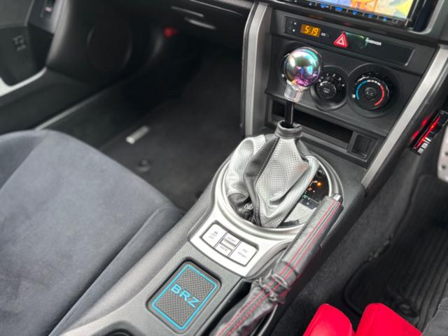 ＢＲＺ Ｒ　ナビ　ＴＶ　Ｂｌｕｅｔｏｏｔｈ　フルバケ　ＥＴＣ　社外アルミ　キーレス（18枚目）