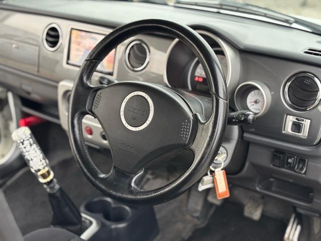 アルトラパン ＳＳ　インタークーラーターボ　５ＭＴ　ナビ　フルセグＴＶ　Ｂｌｕｅｔｏｏｔｈ　社外マフラー　純正アルミ（11枚目）