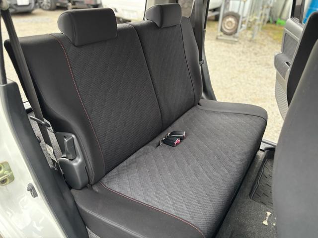 アルトラパン ＳＳ　インタークーラーターボ　５ＭＴ　ナビ　フルセグＴＶ　Ｂｌｕｅｔｏｏｔｈ　社外マフラー　純正アルミ（14枚目）