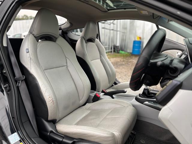 ＣＲ－Ｚ α　６ＭＴ　スカイルーフ　ＨＤＤナビ　ＴＶ　バックカメラ　ビルトインＥＴＣ　クルーズコントロール　本革シート　前席シートヒーター　社外アルミ　ＨＩＤ　スマートキー（14枚目）