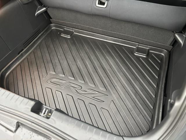 ＣＲ－Ｚ α　６ＭＴ　スカイルーフ　ＨＤＤナビ　ＴＶ　バックカメラ　ビルトインＥＴＣ　クルーズコントロール　本革シート　前席シートヒーター　社外アルミ　ＨＩＤ　スマートキー（19枚目）