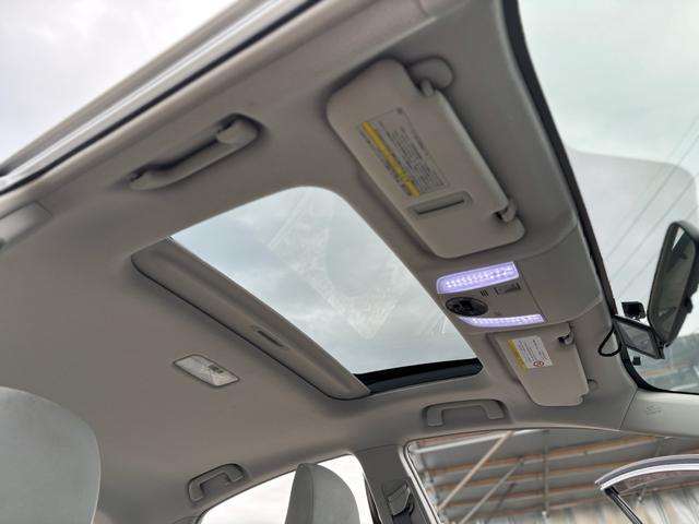 プリウス Ｇ　走行７万ｋｍ台　サンルーフ　ソーラーパネル　ナビ　ＴＶ　Ｂｌｕｅｔｏｏｔｈ　バックカメラ　ＥＴＣ　クルーズコントロール　前後コーナーセンサー　純正アルミ　プッシュスタート　スマートキー（21枚目）
