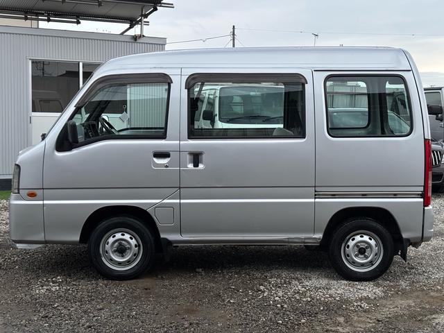 サンバーバン VB 最終型モデル 4WD 5MT エアコン パワステ オーディオ(8枚目)