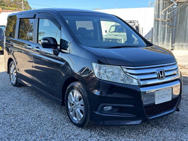 ステップワゴンスパーダ Ｚ　ＨＤＤナビエディション　両側パワースライドドア　ＡＬＰＩＮＥフリップダウンモニター　ＨＤＤナビ　フルセグＴＶ　バックカメラ　ビルトインＥＴＣ　パドルシフト　純正アルミ　スマートキー　記録簿　修復歴なし（4枚目）