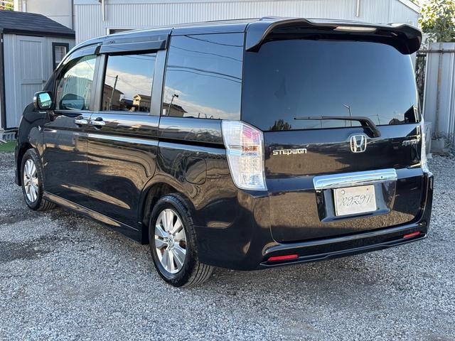 ステップワゴンスパーダ Ｚ　ＨＤＤナビエディション　両側パワースライドドア　ＡＬＰＩＮＥフリップダウンモニター　ＨＤＤナビ　フルセグＴＶ　バックカメラ　ビルトインＥＴＣ　パドルシフト　純正アルミ　スマートキー　記録簿　修復歴なし（8枚目）