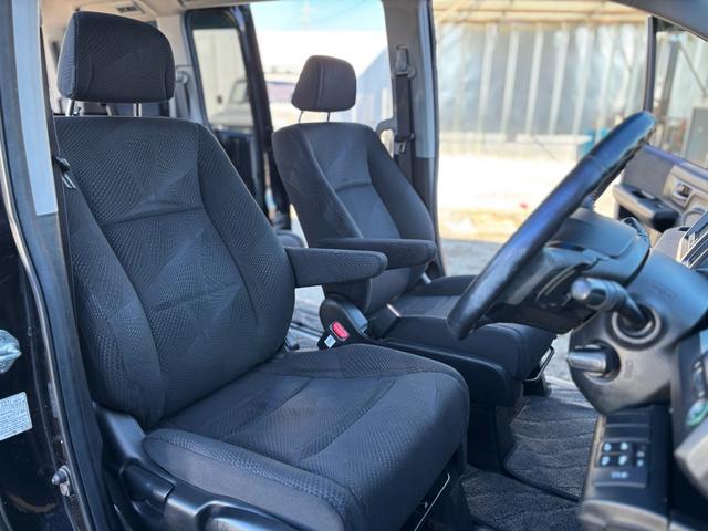 ステップワゴンスパーダ Ｚ　ＨＤＤナビエディション　両側パワースライドドア　ＡＬＰＩＮＥフリップダウンモニター　ＨＤＤナビ　フルセグＴＶ　バックカメラ　ビルトインＥＴＣ　パドルシフト　純正アルミ　スマートキー　記録簿　修復歴なし（12枚目）