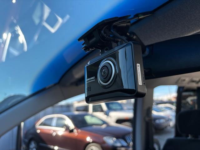 ステップワゴンスパーダ Ｚ　ＨＤＤナビエディション　両側パワースライドドア　ＡＬＰＩＮＥフリップダウンモニター　ＨＤＤナビ　フルセグＴＶ　バックカメラ　ビルトインＥＴＣ　パドルシフト　純正アルミ　スマートキー　記録簿　修復歴なし（22枚目）