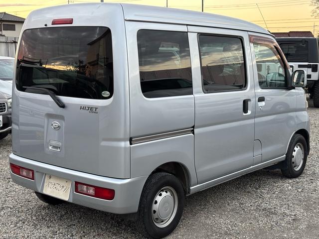 ハイゼットカーゴ クルーズ　走行５万ｋｍ台　ハイルーフ　５ＭＴ　オーバーヘッドシェルフ　全席パワーウィンドウ　電格ミラー　キーレス　オーディオ　エアコン　ＡＢＳ　エアバック　修復歴なし（5枚目）