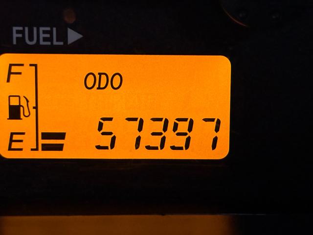 ハイゼットカーゴ クルーズ　走行５万ｋｍ台　ハイルーフ　５ＭＴ　オーバーヘッドシェルフ　全席パワーウィンドウ　電格ミラー　キーレス　オーディオ　エアコン　ＡＢＳ　エアバック　修復歴なし（17枚目）