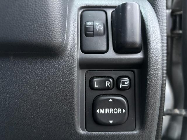 ハイゼットカーゴ クルーズ　走行５万ｋｍ台　ハイルーフ　５ＭＴ　オーバーヘッドシェルフ　全席パワーウィンドウ　電格ミラー　キーレス　オーディオ　エアコン　ＡＢＳ　エアバック　修復歴なし（19枚目）