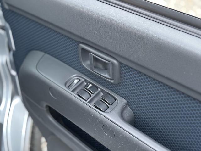 ハイゼットカーゴ クルーズ　走行５万ｋｍ台　ハイルーフ　５ＭＴ　オーバーヘッドシェルフ　全席パワーウィンドウ　電格ミラー　キーレス　オーディオ　エアコン　ＡＢＳ　エアバック　修復歴なし（20枚目）