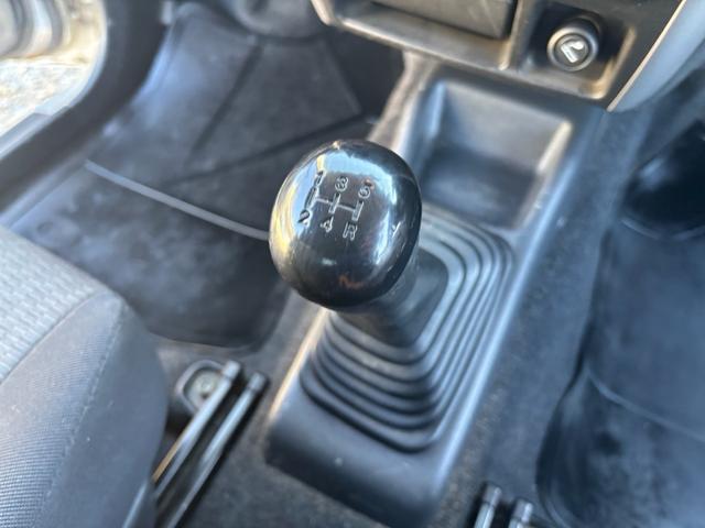 ジムニー XG 5MT パートタイム4WD インタークーラーターボ キーレス パワーウィンドウ KENWOODオーディオ 16インチアルミホイール タイミングチェーン 修復歴なし(18枚目)