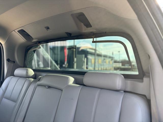 シボレーアバランチ 　４ＷＤ　サンルーフ　ナビ　ＴＶ　Ｂｌｕｅｔｏｏｔｈ　ＥＴＣ　社外ヘッドライト　ＧＩＢＳＯＮマフラー　革　パワーシート　社外アルミ　ヒッチメンバー　キーレス　０７年モデル　修復歴なし（22枚目）