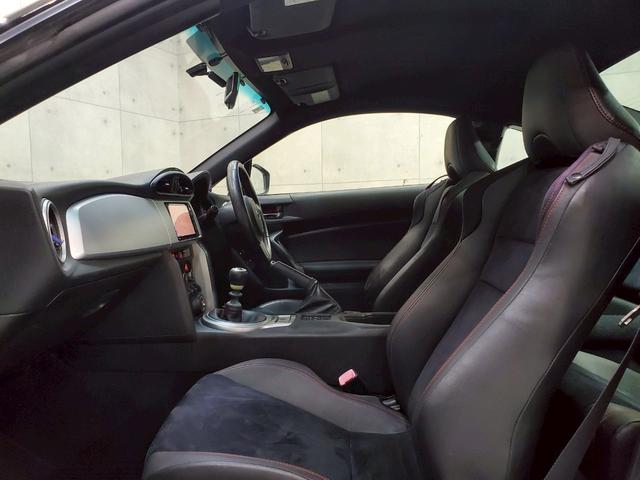 ＢＲＺ Ｓ　ユーザー様直接仕入れ　６速ＭＴ　社外ナビ　フルセグＴＶ　ＢＴ接続　バックカメラ　ハーフレザーシート　シートヒーター　ＨＩＤヘッドライト　純正１７ＡＷ　レーダー探知機　革巻きステア　スマートキー　ＥＴＣ（41枚目）