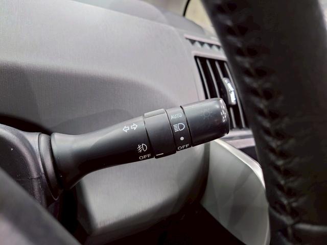 プリウスアルファ Ｓ　チューン　ブラック　ユーザー様直接仕入れ　社外ナビ　フルセグＴＶ　Ｂｌｕｅｔｏｏｔｈ　バックモニター　フリップダウンモニター　ＬＥＤヘッドライト　フォグ　純正１６インチＡＷ　ステアスイッチ　スマートキー　予備キー　ＥＴＣ（26枚目）