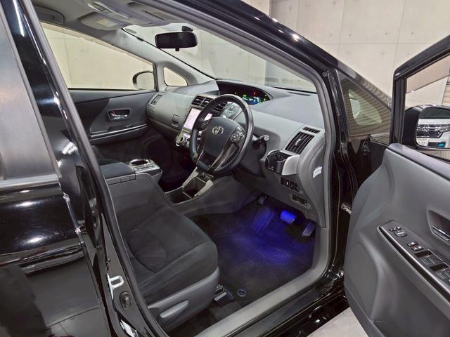 プリウスアルファ Ｓ　チューン　ブラック　ユーザー様直接仕入れ　社外ナビ　フルセグＴＶ　Ｂｌｕｅｔｏｏｔｈ　バックモニター　フリップダウンモニター　ＬＥＤヘッドライト　フォグ　純正１６インチＡＷ　ステアスイッチ　スマートキー　予備キー　ＥＴＣ（45枚目）
