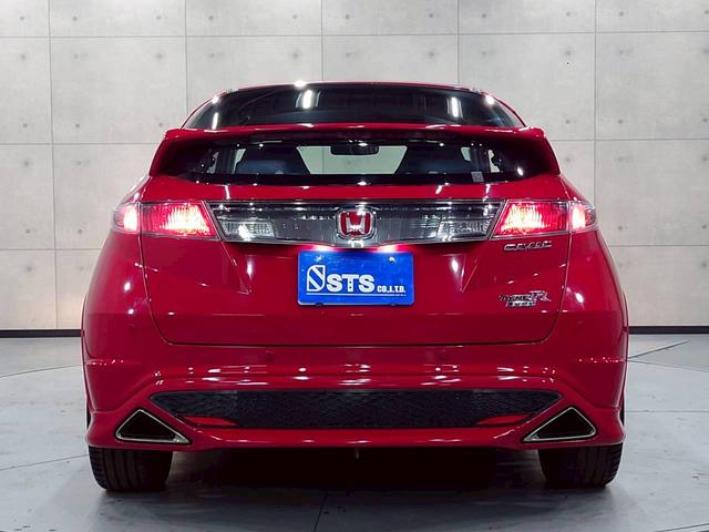 シビック タイプＲ　ユーロ　ユーザー様直接仕入れ　６速ＭＴ　純正オーディオ　純正１８インチＡＷ　ＨＩＤヘッドライト　フォグランプ　専用バケットシート　ステアスイッチ　クリアランスソナー　ドラレコ　リモコンキー　スペアキー　ＥＴＣ（16枚目）