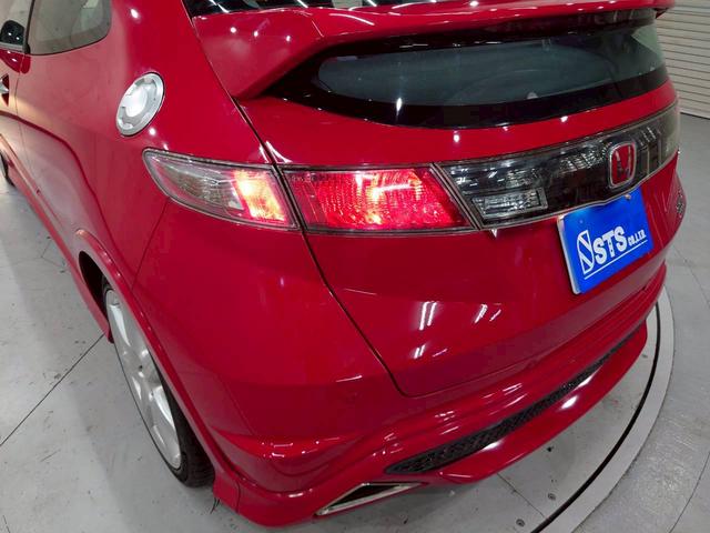 シビック タイプＲ　ユーロ　ユーザー様直接仕入れ　６速ＭＴ　純正オーディオ　純正１８インチＡＷ　ＨＩＤヘッドライト　フォグランプ　専用バケットシート　ステアスイッチ　クリアランスソナー　ドラレコ　リモコンキー　スペアキー　ＥＴＣ（17枚目）